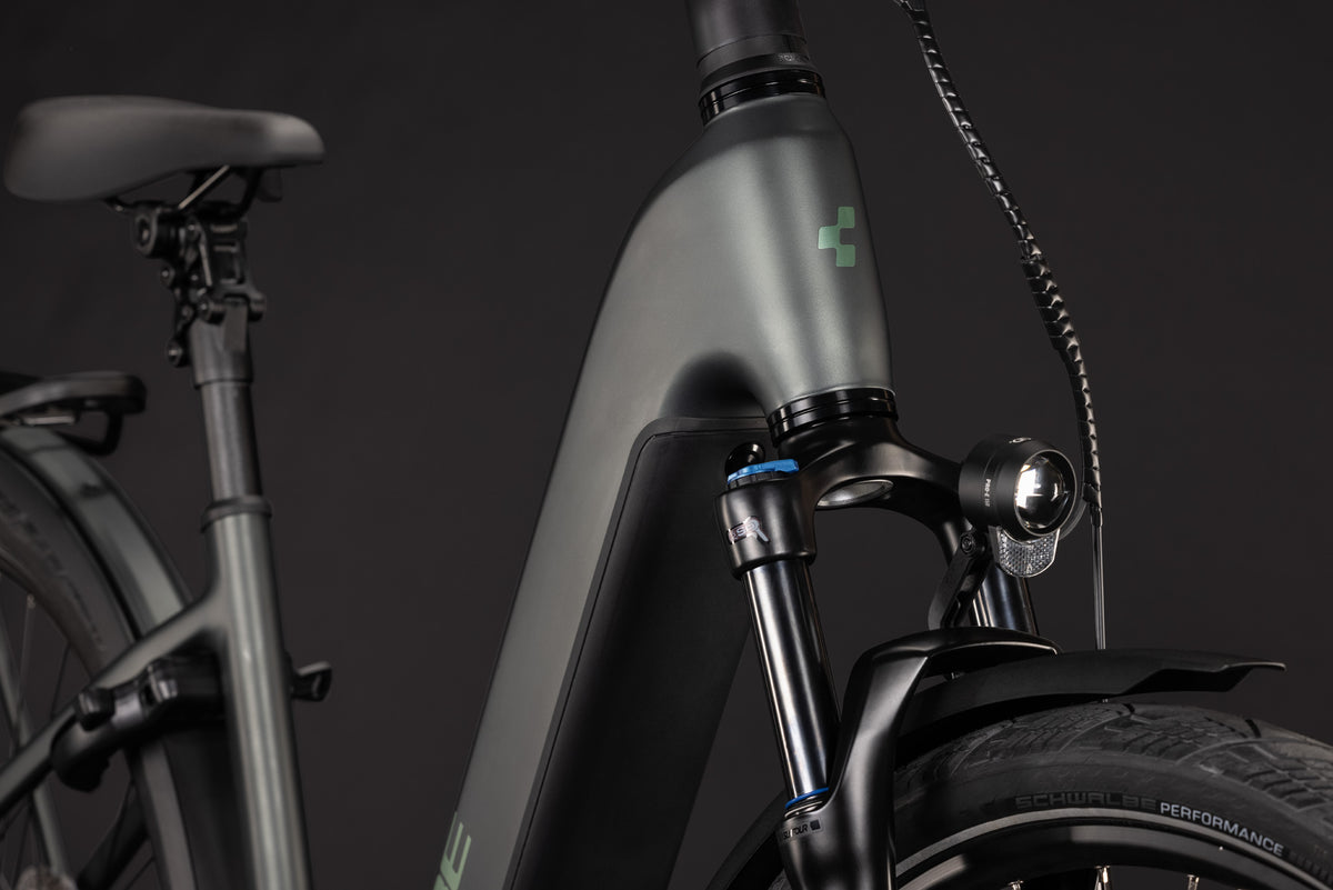 Cube Kathmandu Hybrid Deluxe Pro 800 Easy Entry blackforest´n´chrome (2027)