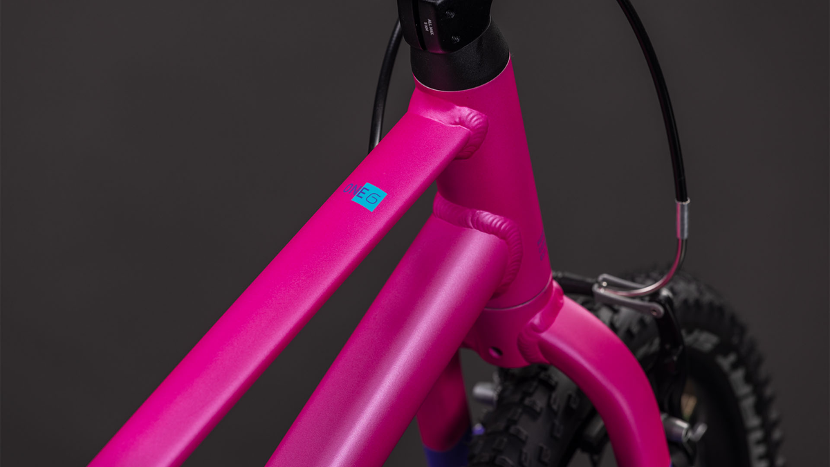Cube Numove 160 fucsia´n´plum (2027)