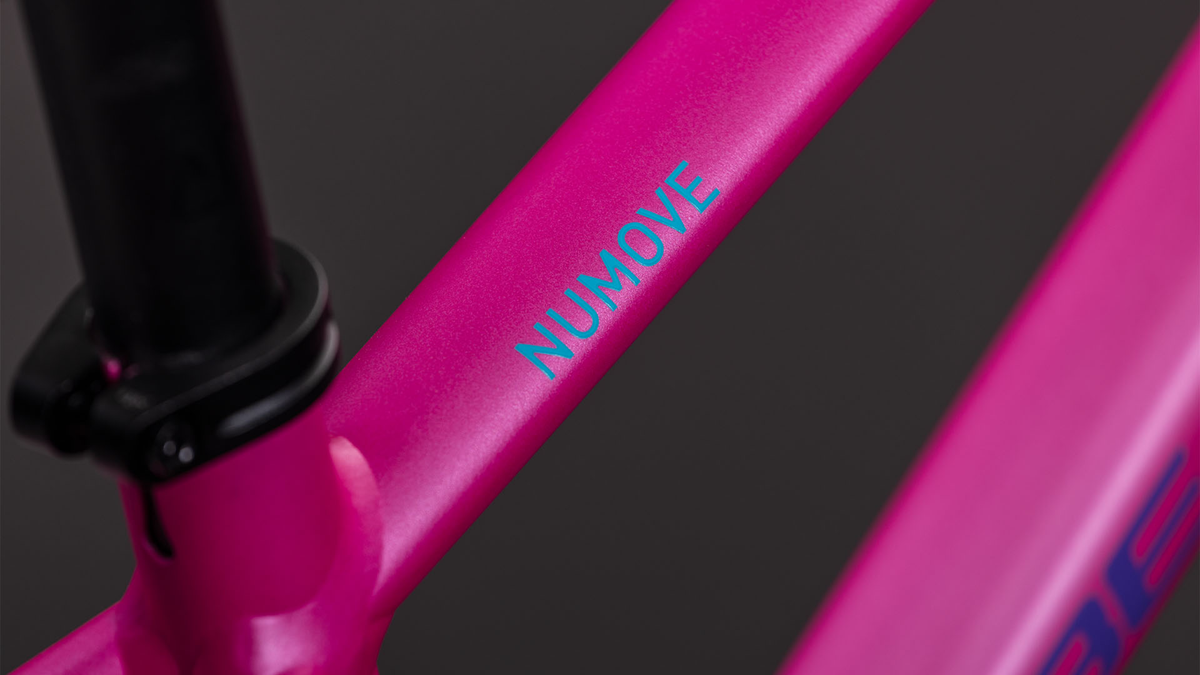 Cube Numove 160 fucsia´n´plum (2027)
