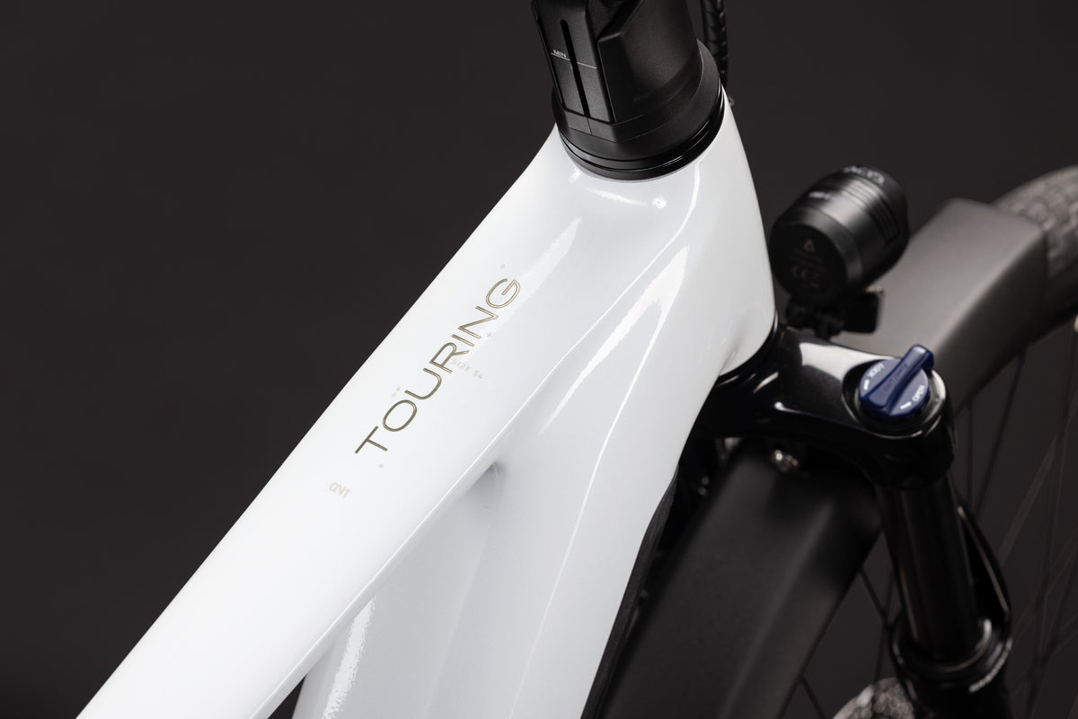 Cube Touring Hybrid ONE 600 Diamant metallicwhite´n´chrome (2027)