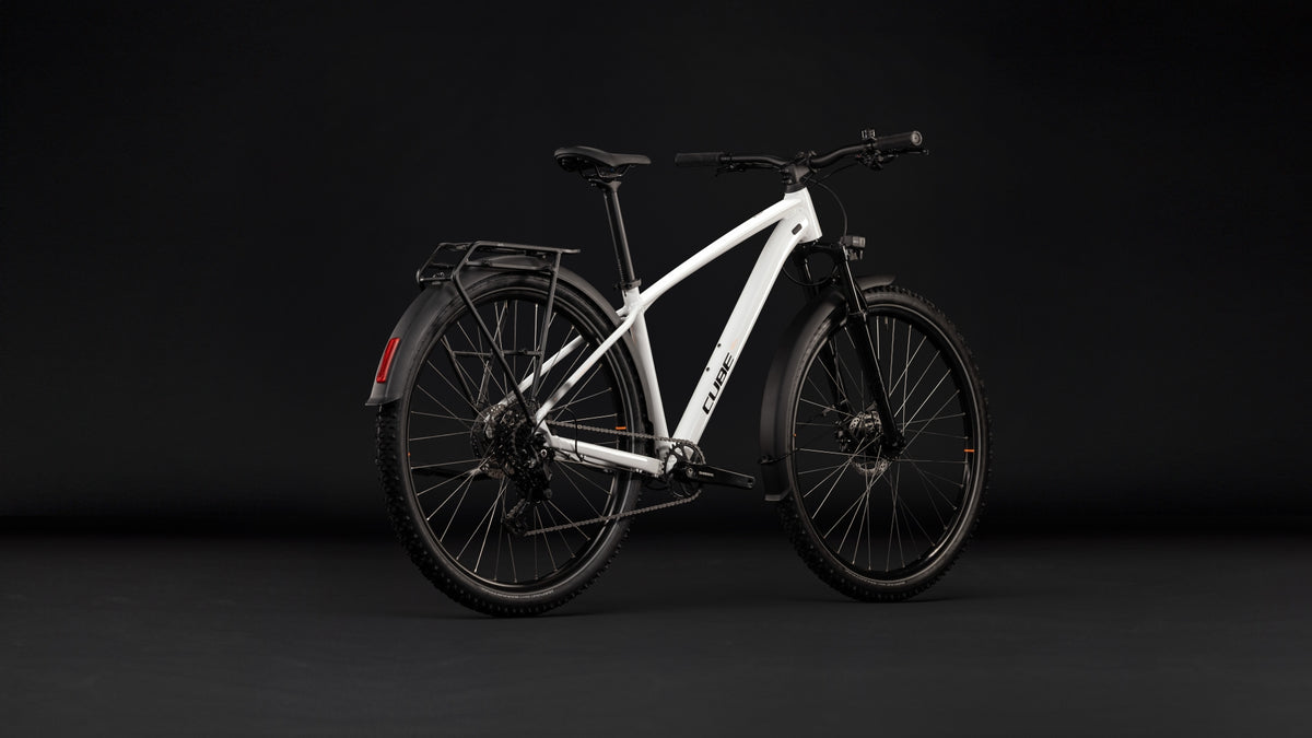 Cube Aim ONE FE  metallicwhite´n´black (2027)