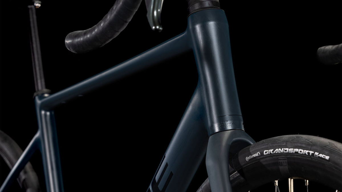B-Ware: Cube Attain Race night´n´black (2025)