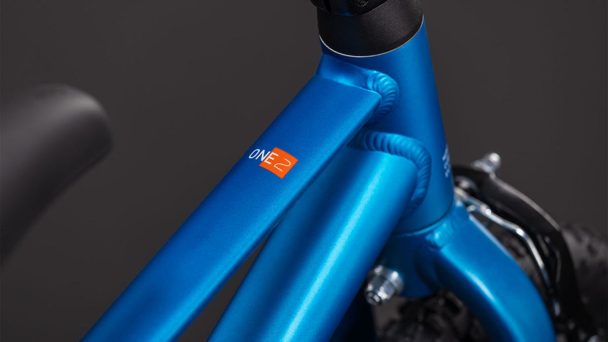Cube Numove 120 RT  topasblue´n´nebula (2027)