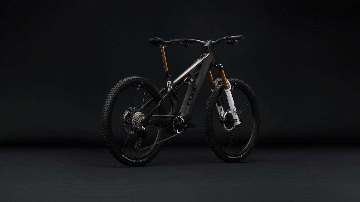Cube Stereo Hybrid ONE77 HPC AT 800  carbon´n´white (2027)