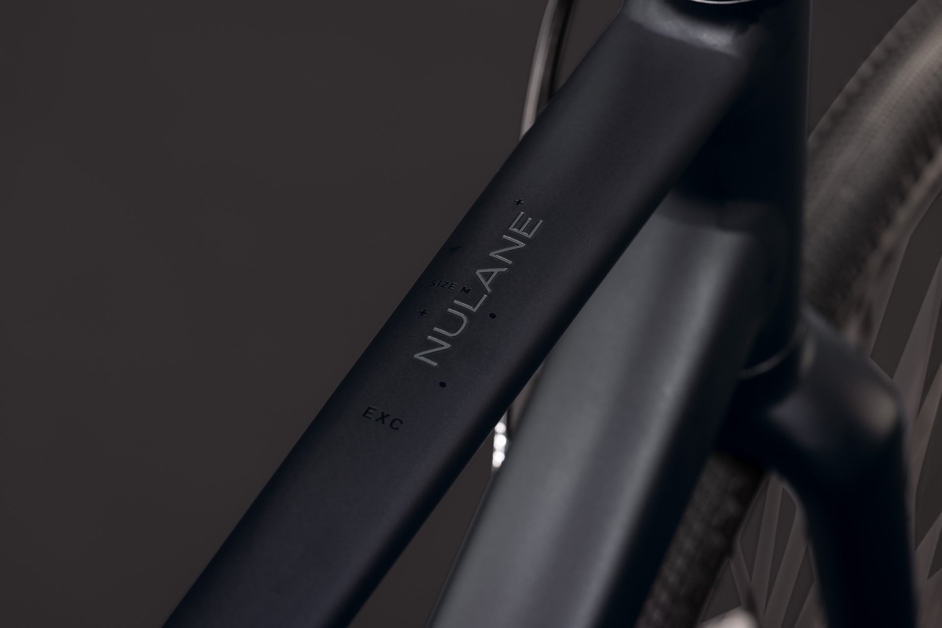 Cube Nulane Deluxe EXC  grey´n´chrome (2027)