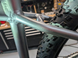 B-Ware: Cube Attention SLX slategrey´n´black (2026)