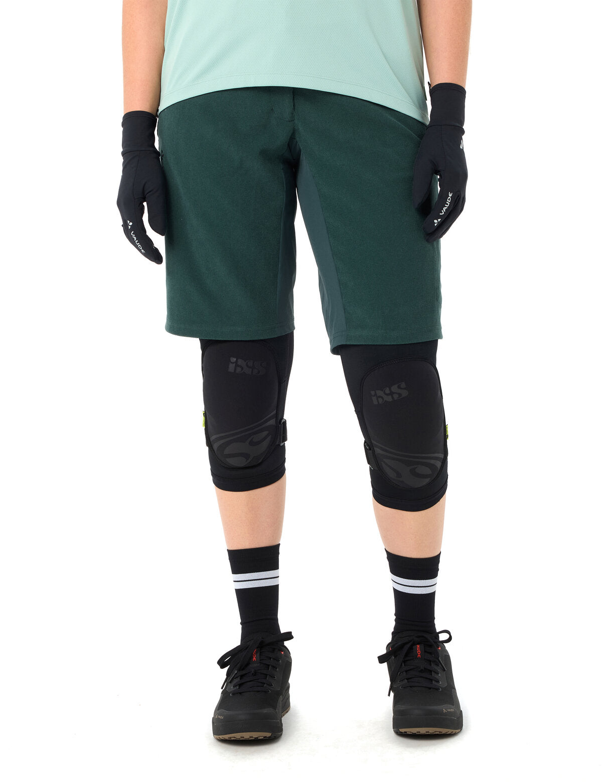 VAUDE Women's Loamer Base Cord Shorts deep pond