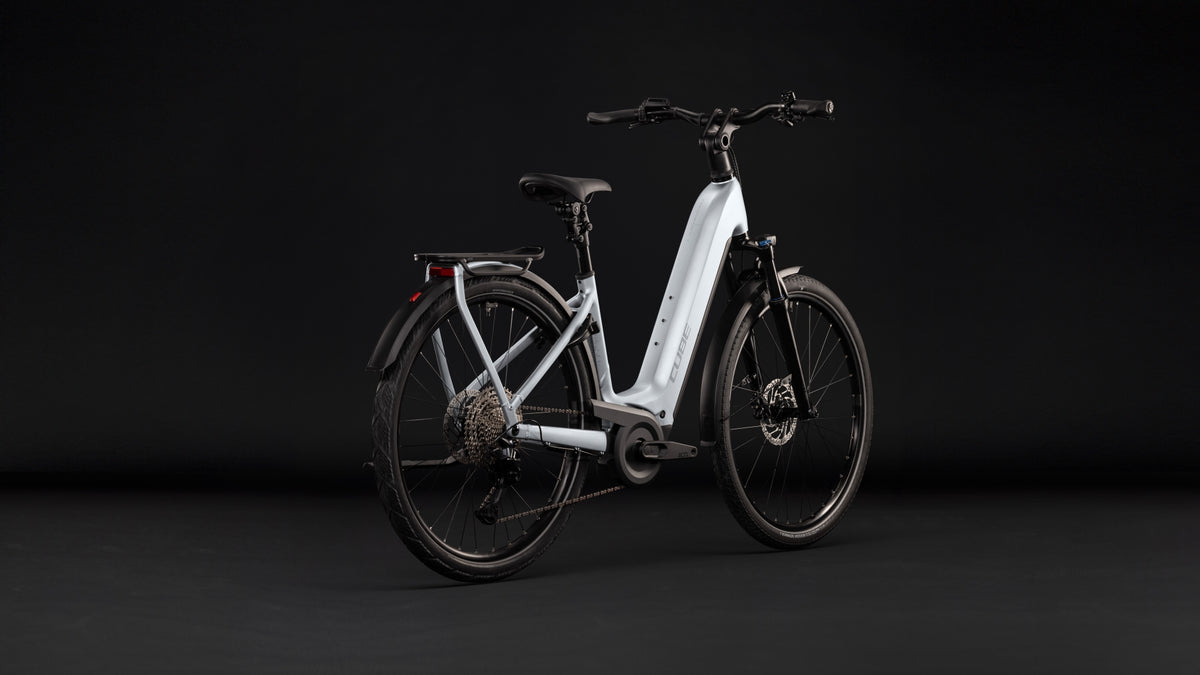 Cube Kathmandu Hybrid ONE 800 Easy Entry silverstar´n´reflex (2027)